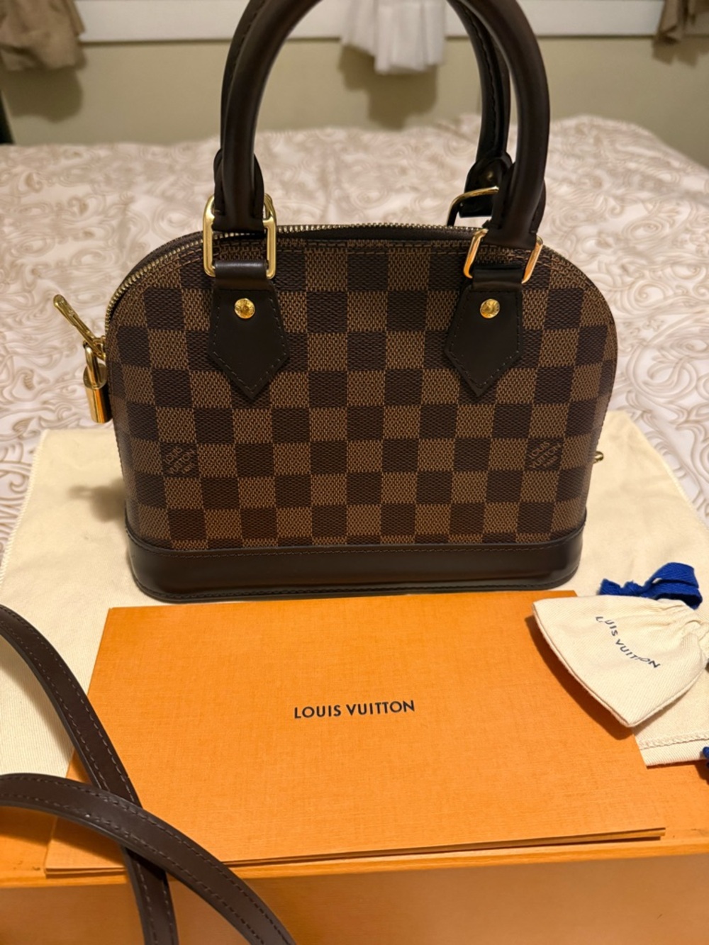 Louis Vuitton Alma BB handbag. Like new, giftable condition. - Picture 6 of 8